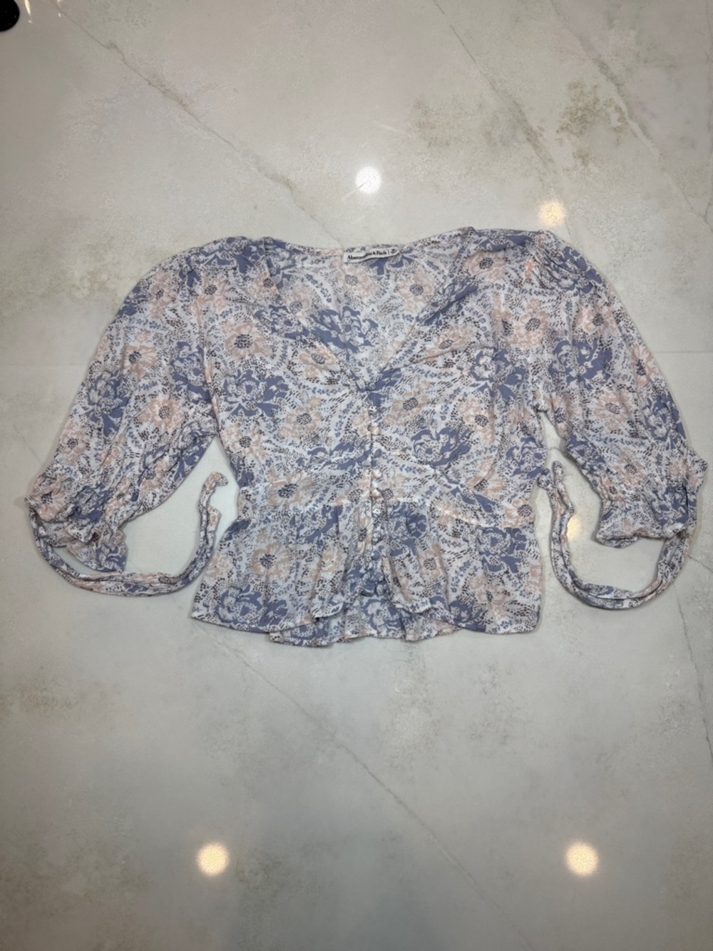 Abercrombie & Fitch Blue and Cream Floral Tie-Sleeve Peplum Top